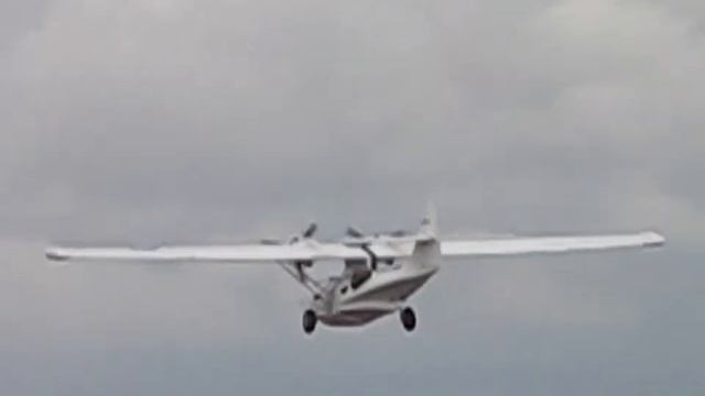Catalina Aircraft Engine Noise on Takeoff смотреть онлайн