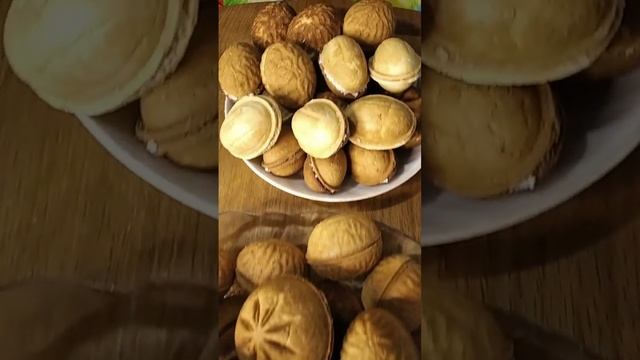 Очень вкусные орешки со сгущенкой!#shorts#орешки#орешкисосгущенкой#short смотреть онлайн
