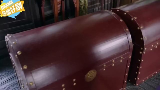 老太太分給乞丐一個救命包子，卻不知道他竟是當今聖上！ смотреть онлайн