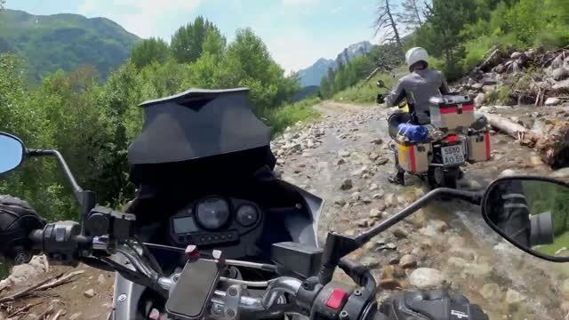 Горные ущелья, BMW R1200GSA и Yamaha TDM 900