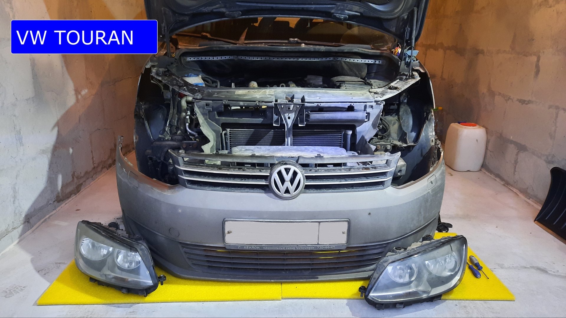 Замена стекол фар VW Touran (1T3)