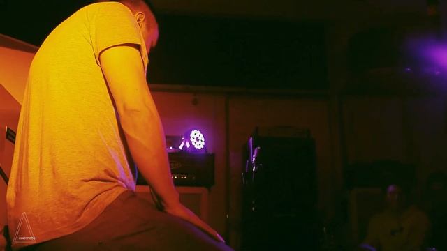 Эрнесто Заткнитесь - Теперь / ты в классе самая красивая | квартирник Audiocomnata live смотреть онлайн