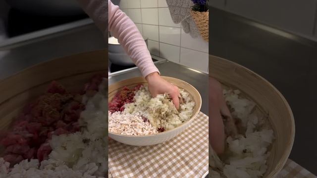 Uyg'ur manti tayyorlash. Рецепт мант. Dumplings #shorts #manti #манты #рецептнаужин смотреть онлайн