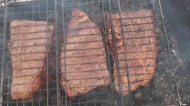 Стейк из говядины на гриле