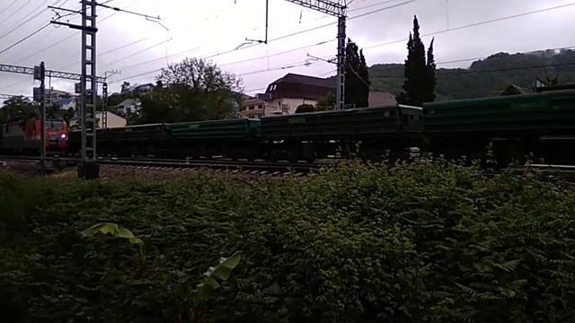 Зелёный дончак (2эс4к 53) с товарным поездом смотреть онлайн