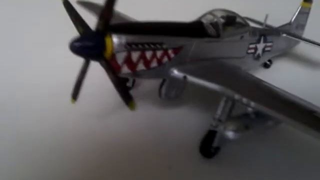 Witty Wings 1:72 Scale P51-D Mustang смотреть онлайн