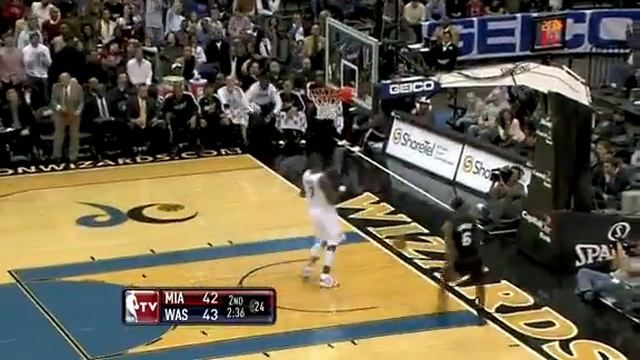 LeBron James Brutal windmill hammer dunk in the fastbreak vs Washington Wizards смотреть онлайн