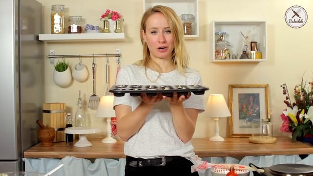 Marzipan Cupcakes | BakeClub смотреть онлайн