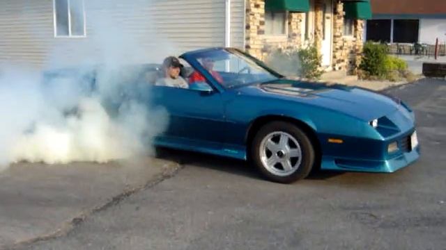 1991 Camaro RS Convertible Burnout - Flowmaster Exhaust смотреть онлайн