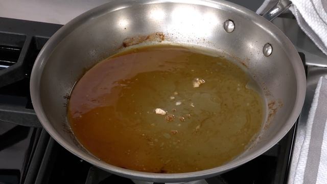 How to Make Nutritious One-Pan Skillet-Roasted Chicken Breasts with Harissa-Mint Carrots смотреть онлайн