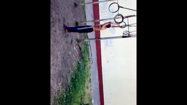 Воркаут на турниках за Олимпийцем в городе Зеленогорске 2011 год смотреть онлайн