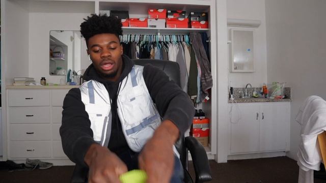 urban outfitters haul + nike sacai surprise & TRY ON (feat. my roommate.. again) смотреть онлайн