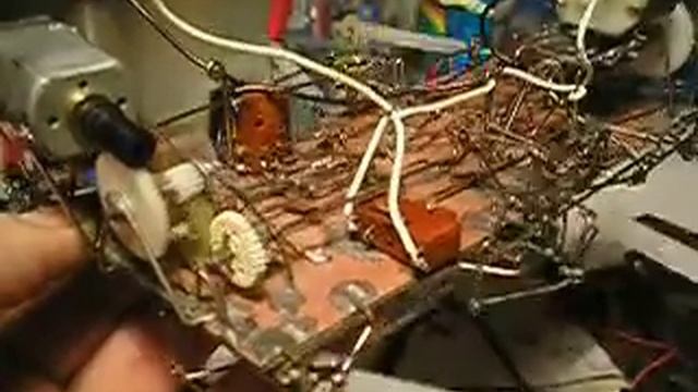 Робот из скрепок смотреть онлайн