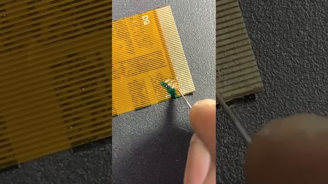 Как отремонтировать повреждённый шлейф. смотреть онлайн