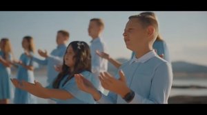 Ангелы в небе Господа славят. Детская христианская песня.