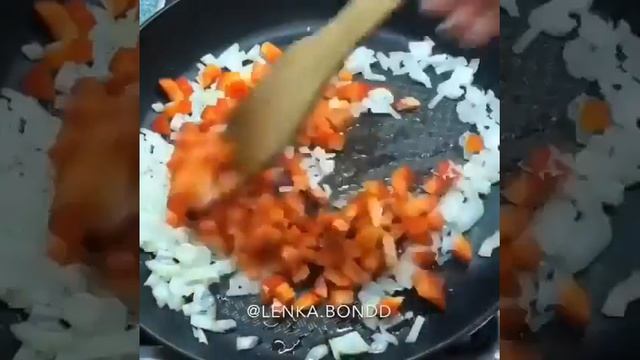 Жареные макароны с овощами. смотреть онлайн