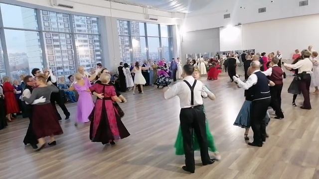 Танцевальный вечер на Пражской 04.01.25г смотреть онлайн