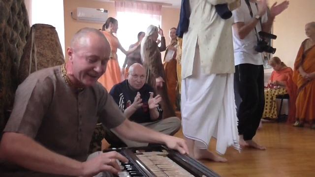 Воскресный киртан \ Вишванатха прабху смотреть онлайн