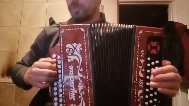 Соединение рук у начинающих гармонистов. Вариант решения проблемы на примере песни "Коробушка" смотреть онлайн