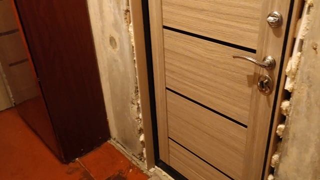 Зачем заклеивают окна и стекла крест накрест скотчем ? смотреть онлайн