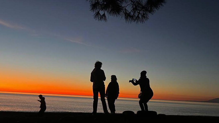 Прогулка по Агудзере. Качели, дачи, новые знакомства смотреть онлайн
