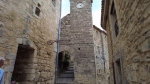 Lacoste ФРАНЦИЯ Французская деревня Тур Красивые средневековые деревни Франция