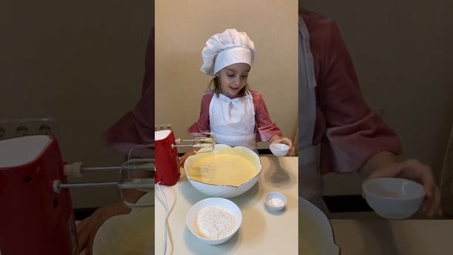 Шарлотка от лучшего повара Алины смотреть онлайн