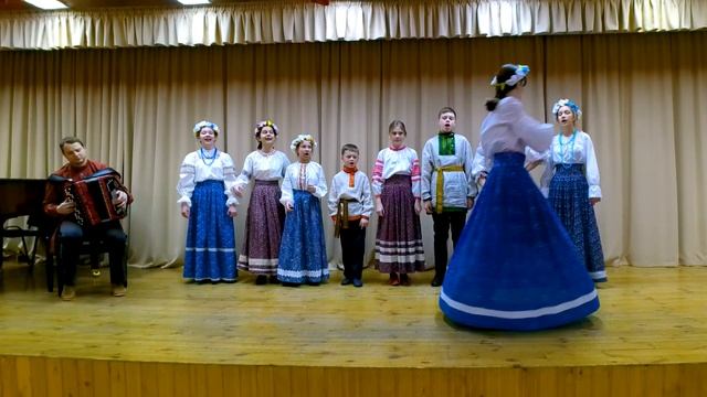 "Коваль, коваль, ковалёчек" - Детский ансамбль народной песни "Напев" смотреть онлайн