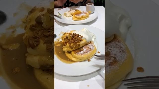 Fluffy Pancakes at A Happy Pancake Omotesando Tokyo #shorts смотреть онлайн