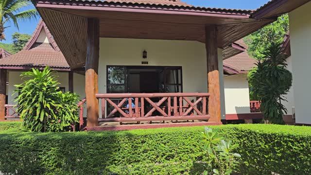 Обзор номера Phi Phi Villa Resort-SHA Extra Plus смотреть онлайн