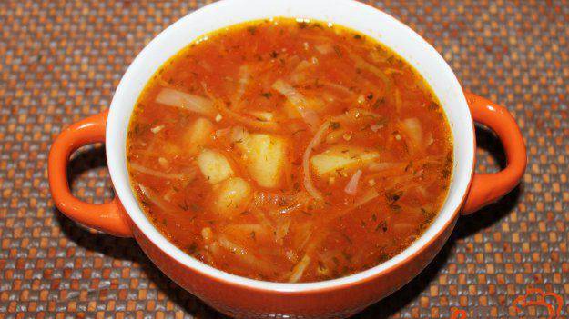 Борщ с томатом и чесноком