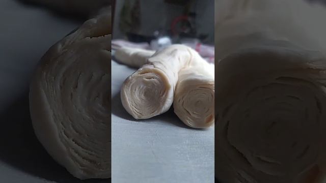 Слоеная самса #shorts #самса #рецепт #слоеноетесто #слоенаясамса #самсасмясом #келин смотреть онлайн