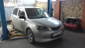 Как открыть капот если порвался трос открывания капота на Мазда 2 1,6 Mazda 2 2004 года