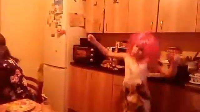 10 лет,а я уже пьяная ,,С Новым Годом" смотреть онлайн