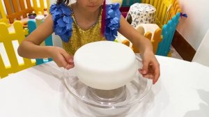 Катя и Макс устроили плейдейт