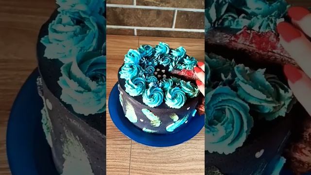 Разрез торта "смородина - шоколад" 🌠 смотреть онлайн