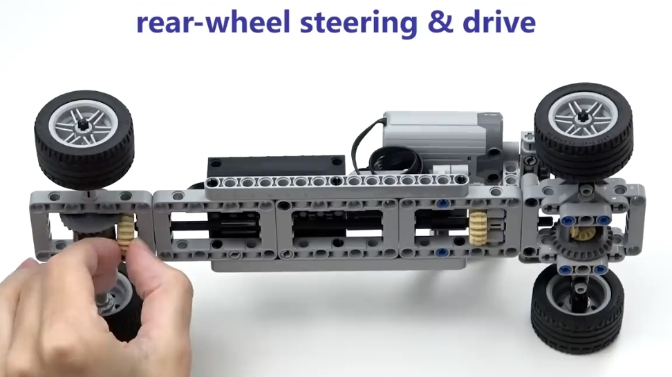 Сравнение радиуса поворота с помощью Лего.