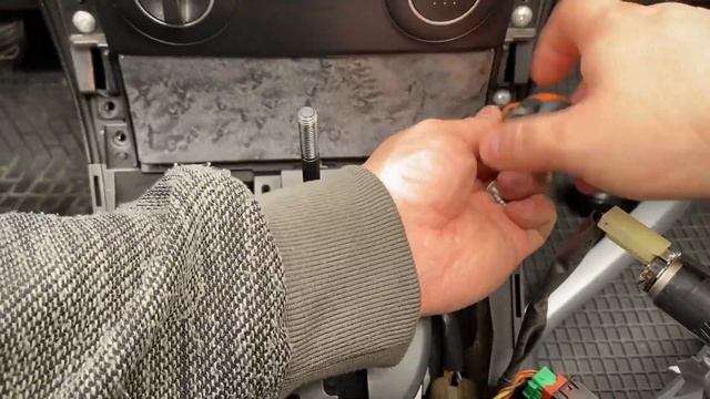 Замена лампочки подсветки АКПП Сузуки Гранд Витара своими руками это просто