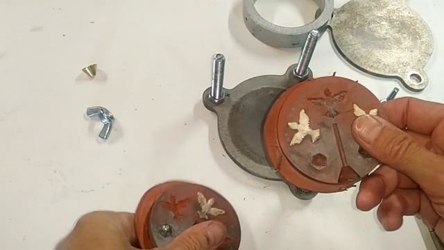 Opening the Toaster Oven Vulcanized Mold: Video Two смотреть онлайн