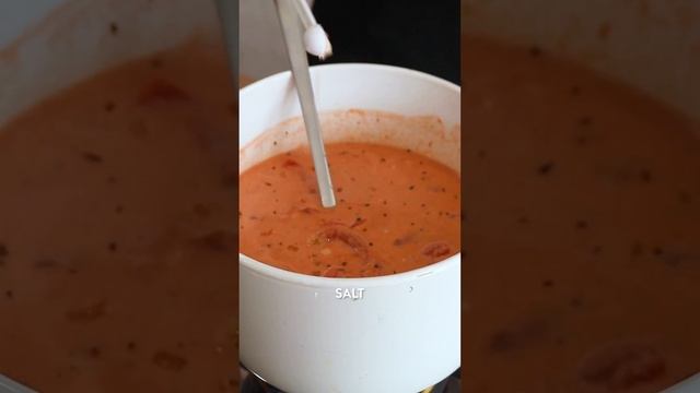 Easy & Creamy Tomato Soup (with crispy Tempeh Croutons!) смотреть онлайн