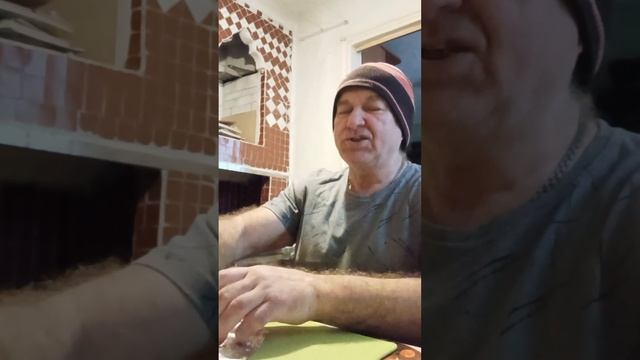 На десерт биойогурт и творожная запеканка с изюмом. смотреть онлайн