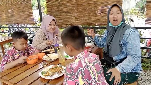 duit semene wes iso maem steak..!! plus bonus anak seneng. 😊🙏 смотреть онлайн