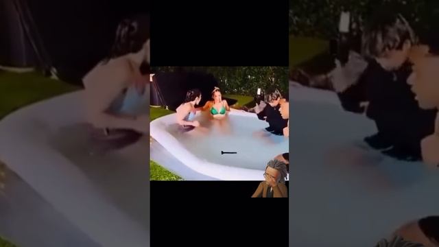 Подписывайся и готовься к порции безумия, которая взорвет твой день! 🚀 смотреть онлайн