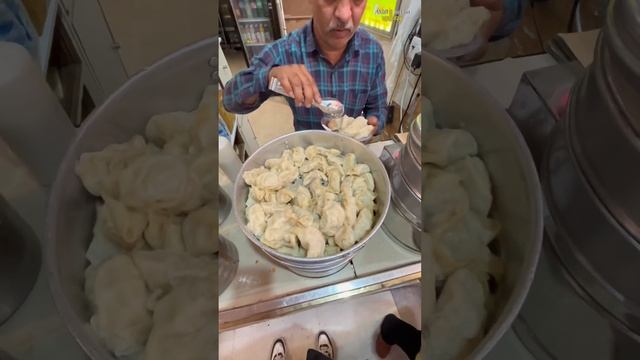 Dolma aunty Chicken Momos 😋 #shorts смотреть онлайн