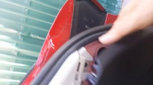 Установка дополнительного светильника и мебельных крючков в багажнике Omoda C5