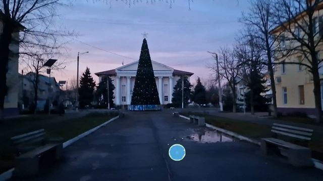 Какие новогодние ёлочки в городах Луганск, Северодонецк, Ровеньки, Старобельск. смотреть онлайн