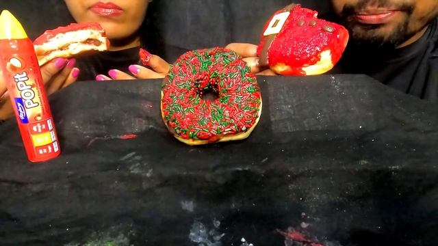 EATING CHRISTMAS SPECIALS | CRISTMAS DONUSTS EATING CHALLENGE смотреть онлайн
