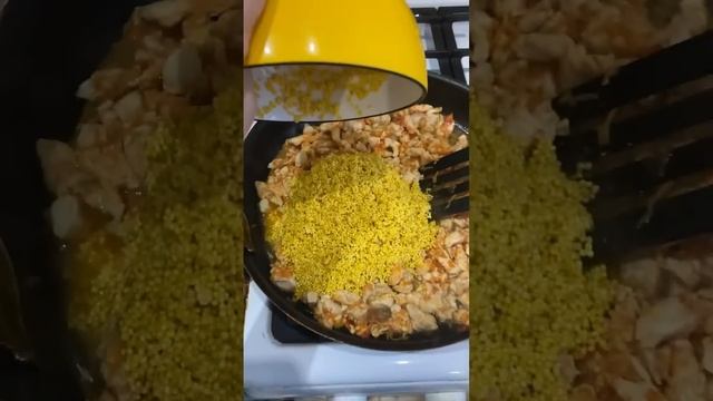 Простое блюдо пшено с курочкой и овощами 👌🥕🥞 смотреть онлайн