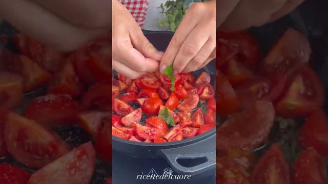 PASTA POMODORI E PEPERONTINI. смотреть онлайн