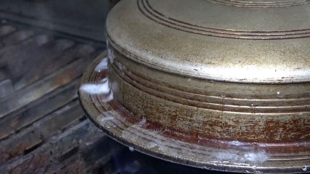 미끌 미끌 살아 있는 미꾸라지로 추어 매운탕 만들기 부천 시골집/ Use Live Mud-fish into healthy Stew (Chueotang)for your stamin смотреть онлайн
